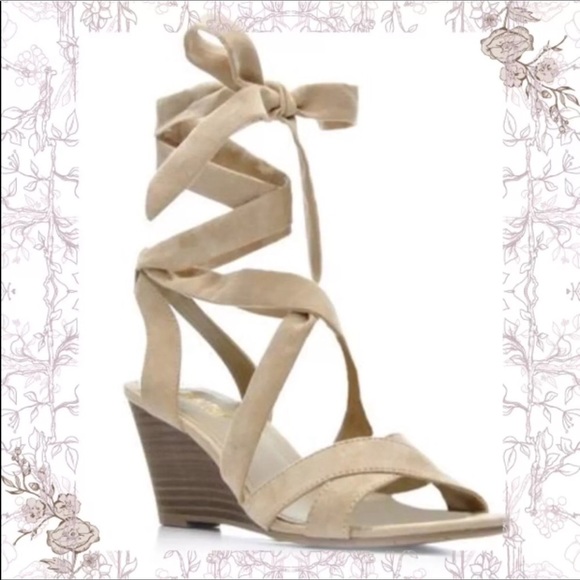 Kenneth Cole Reaction Shoes - ❤️Brand new nude lace up wedges❤️